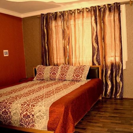 Paristan Resort Pahalgam Luaran gambar